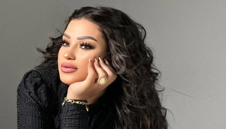 وقف المطربة الشعبية دنيا الألفي عن الغناء وإحالتها للتحقيق بعد واقعة حفل زفاف